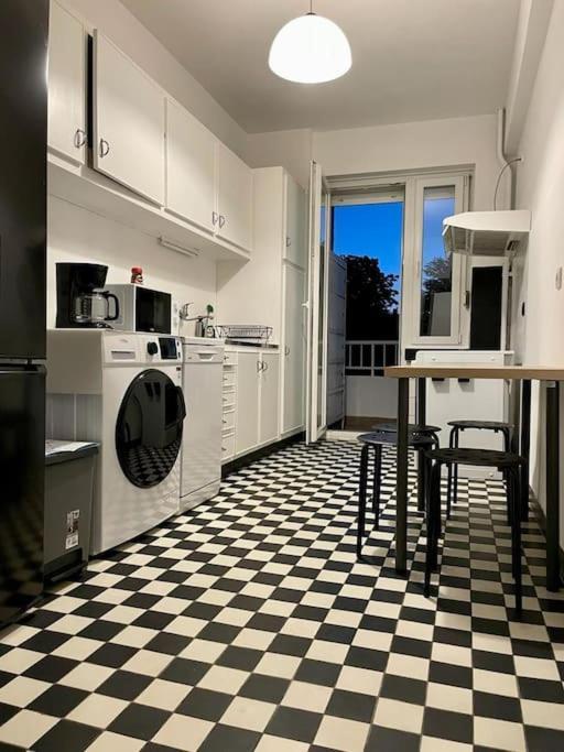 Spacious Apartment Next To Parc Du Cinquantenaire Brüksel Dış mekan fotoğraf